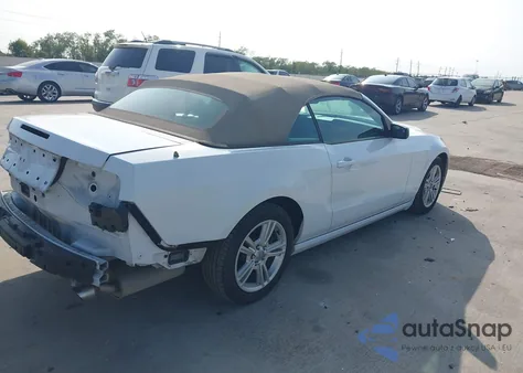 2014 Ford Mustang V6 z USA, uszkodzony, nr VIN 1ZVBP8EMXE5314230